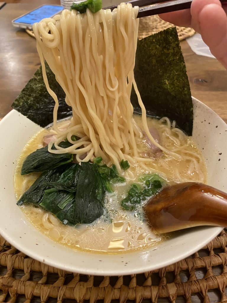noodle pull of TRM tonkotsu